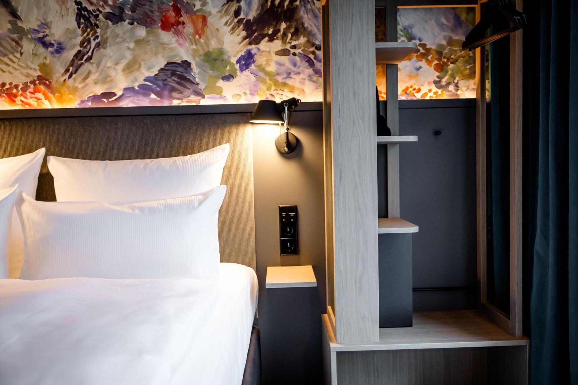 Motel One แอนต์เวิร์ป ภายนอก รูปภาพ