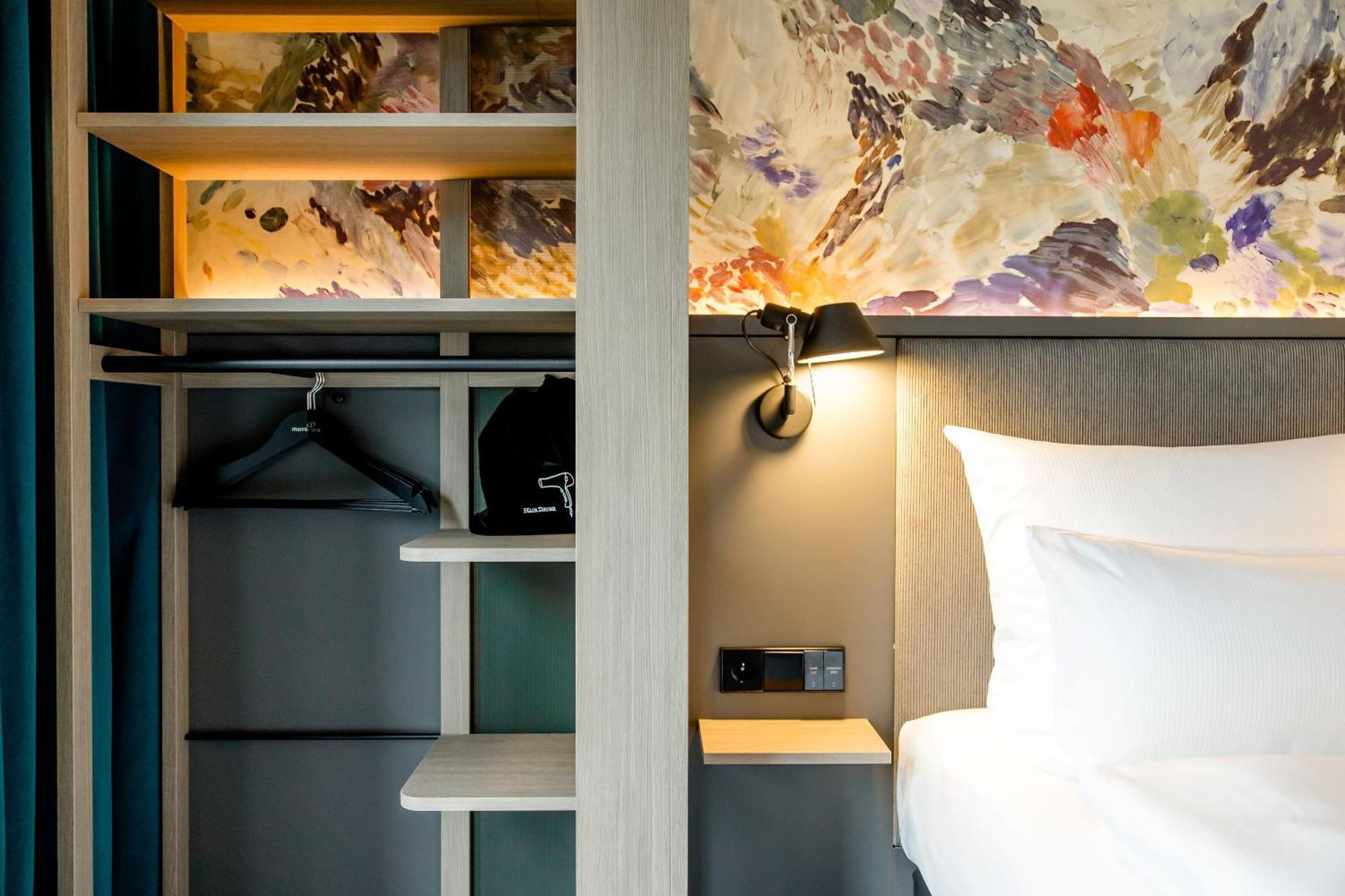 Motel One แอนต์เวิร์ป ภายนอก รูปภาพ