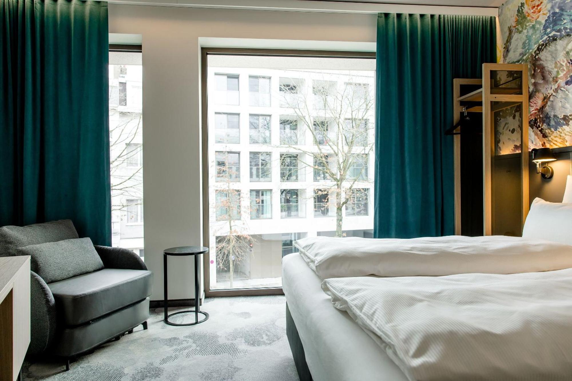 Motel One แอนต์เวิร์ป ภายนอก รูปภาพ