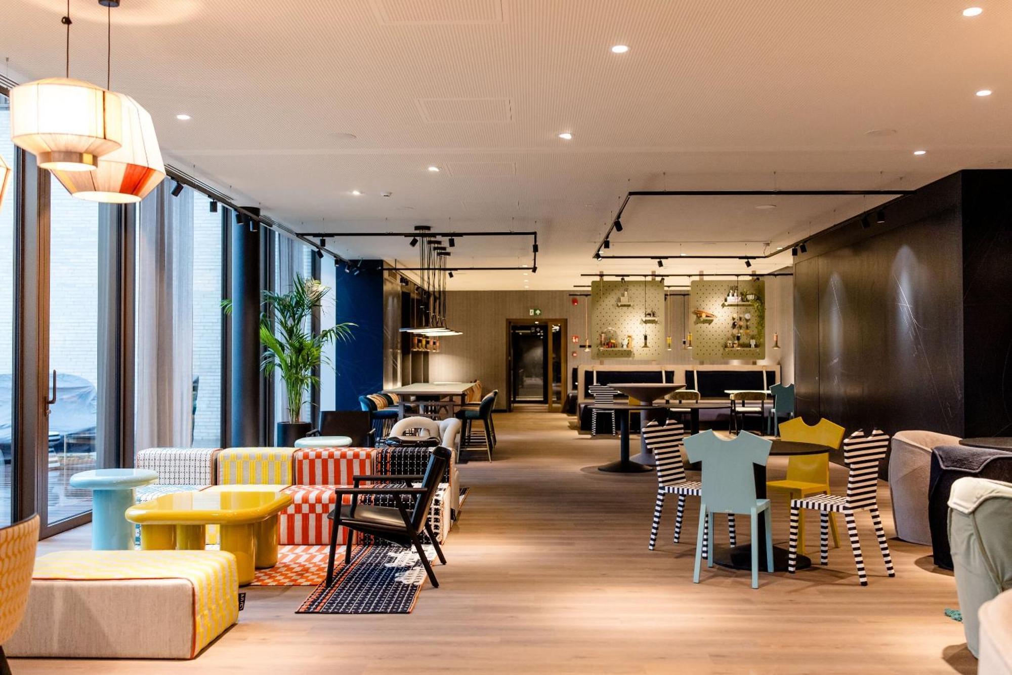 Motel One แอนต์เวิร์ป ภายนอก รูปภาพ